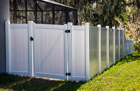 What to Know About Getting a Vinyl Fence