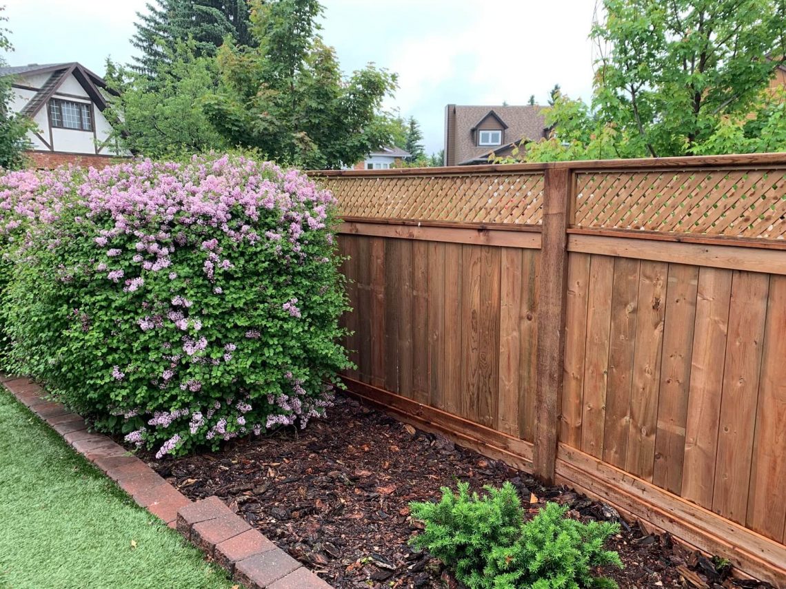 Vinyl Fence Cost vs. Wood Fence