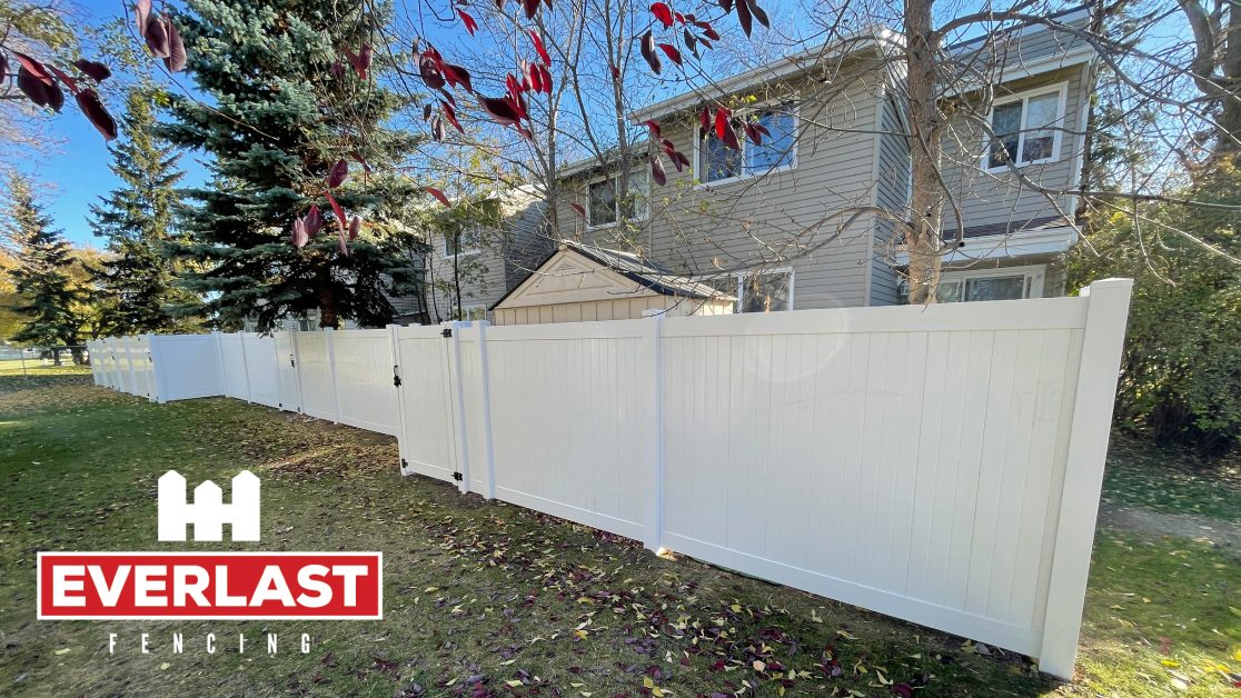 5 Signs That Vinyl Fencing Is Right For You & Your Property