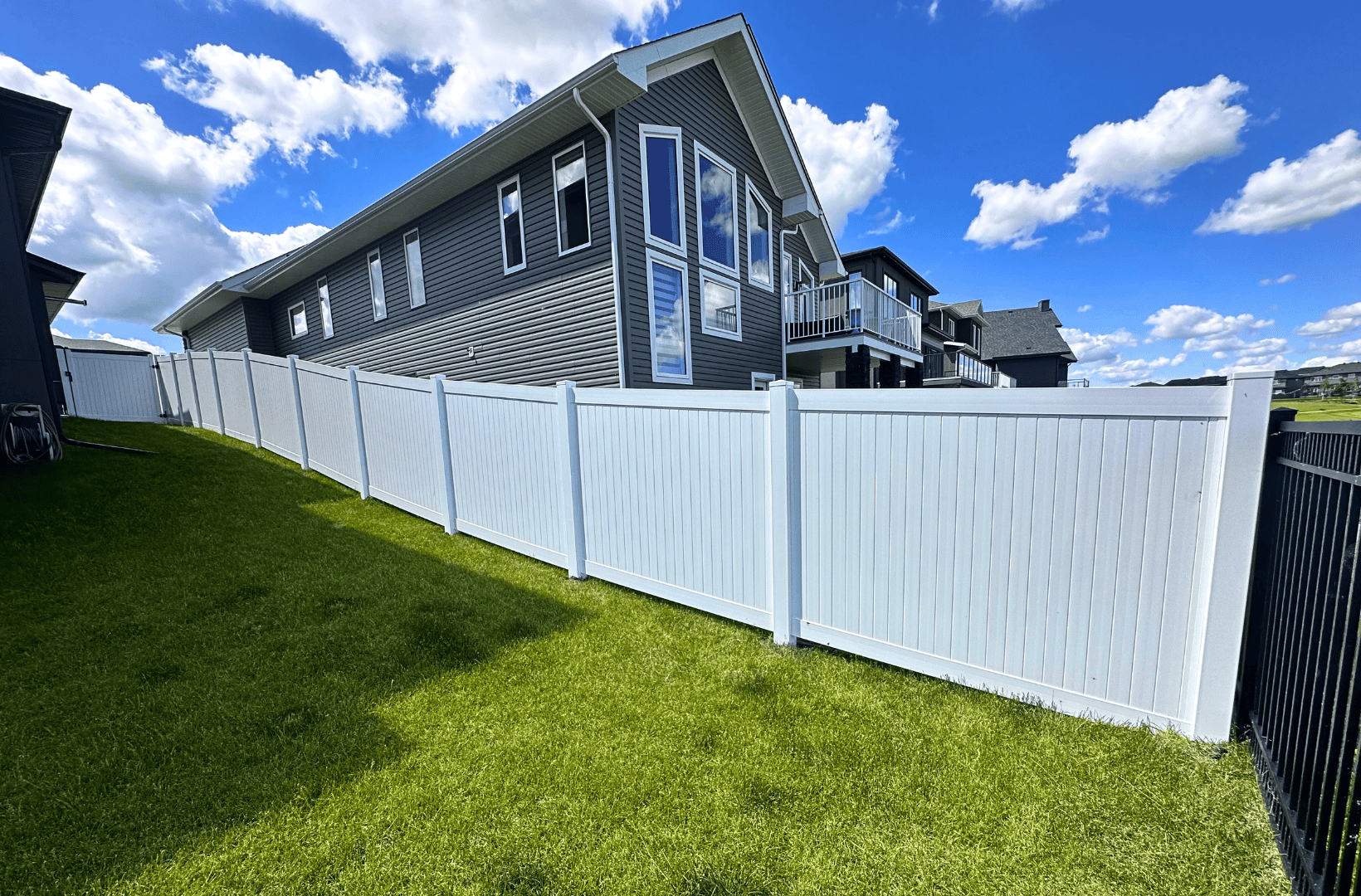fencing contractor with prepaid lisence.
